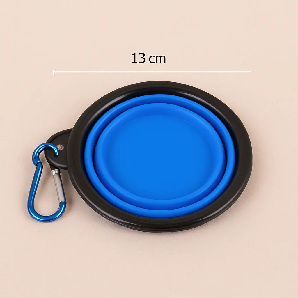 Bol pliant pour chien en silicone bleu replié avec mousqueton – diamètre 13 cm